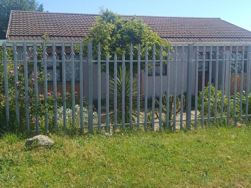 3 Bedroom Property for Sale in Pineview Western Cape